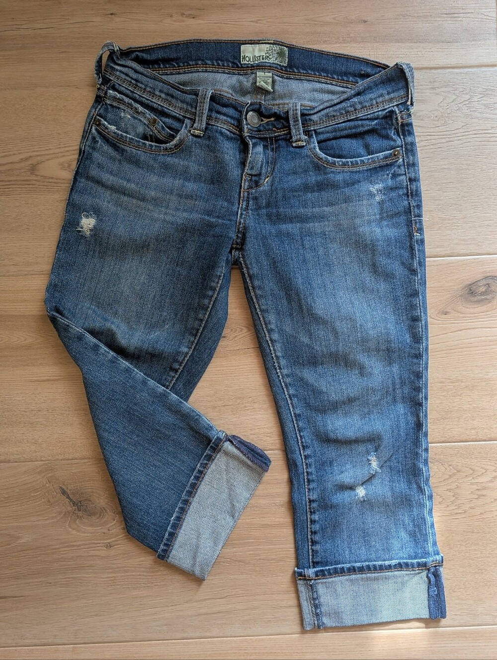 Y2K Hollister Low Rise Distressed Denim Capri Jeans Size 1